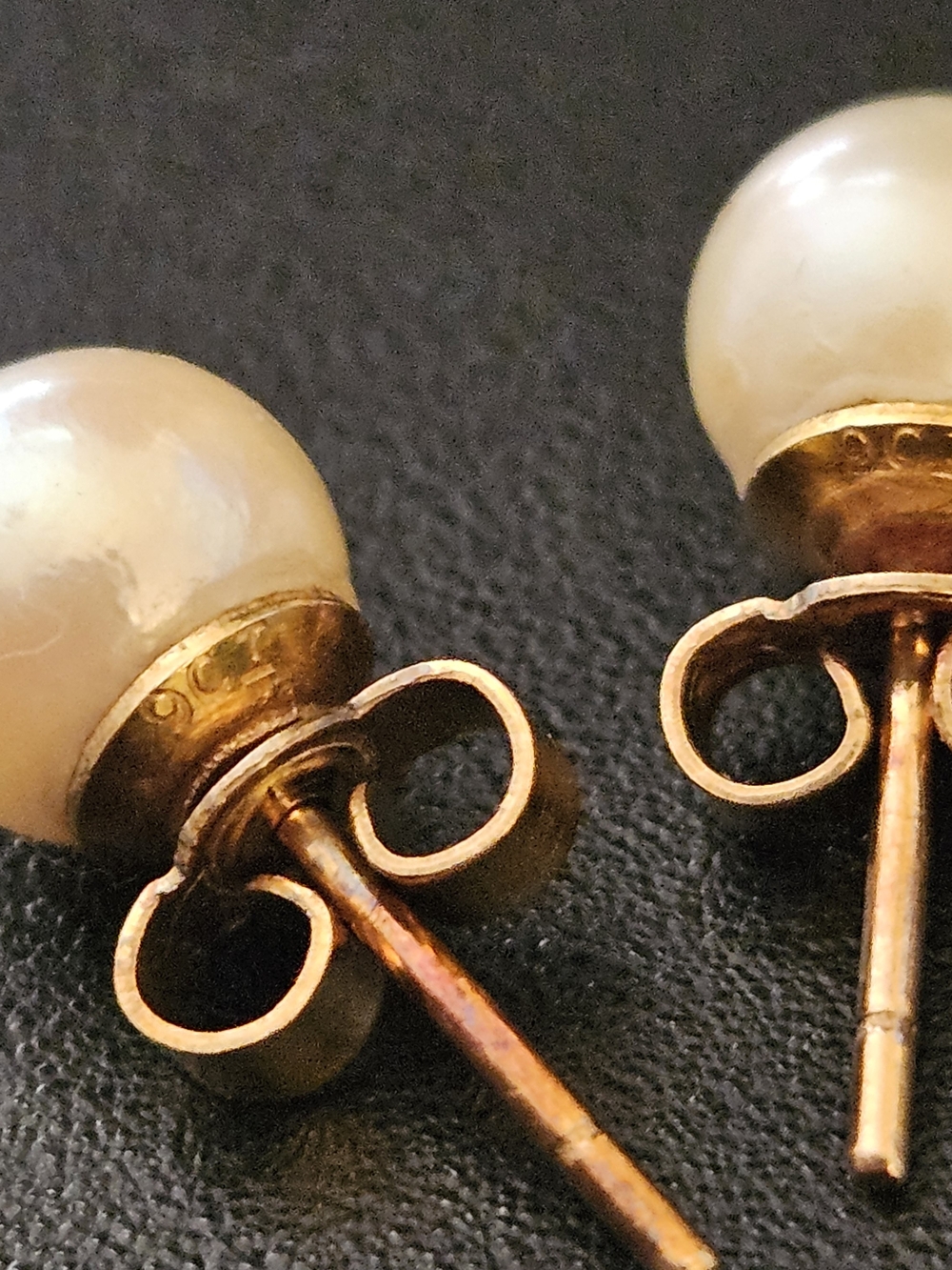 Classic Pearl Stud Earrings in Cream with 9 Ct Gold Studs
